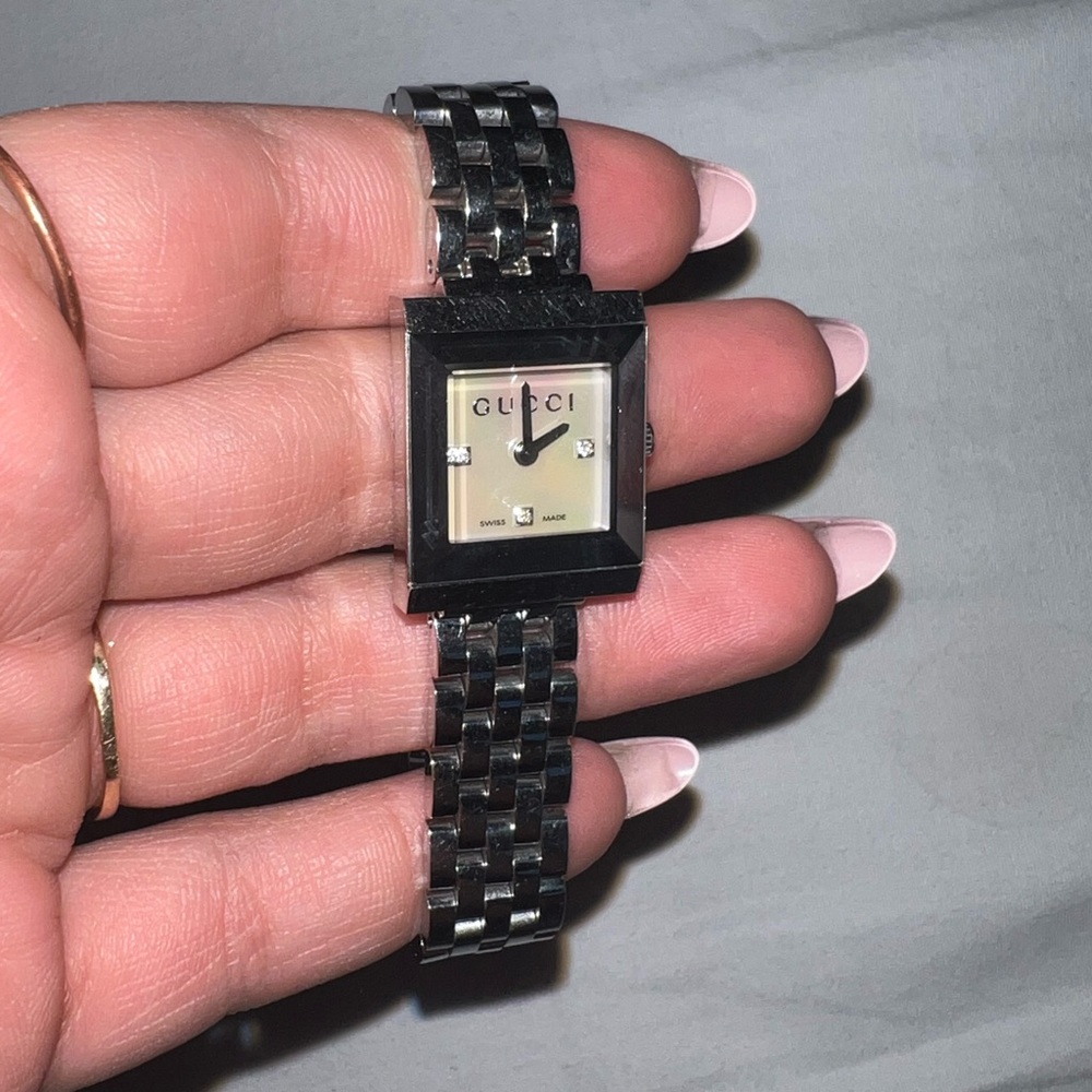 G frame Gucci watch - Picture 5 of 7